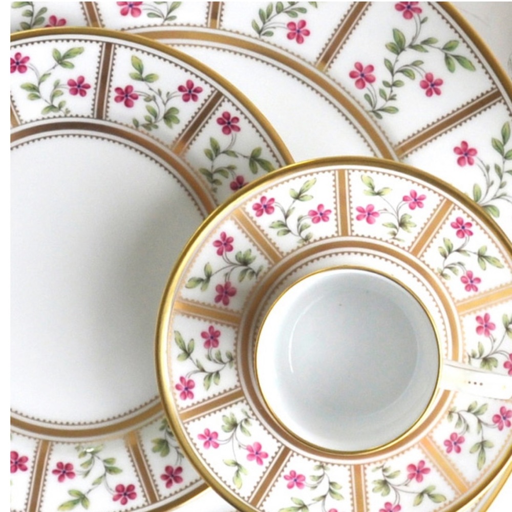Bernardaud Royal Limoges Roseraie Salat Plate - Picture 3 of 11